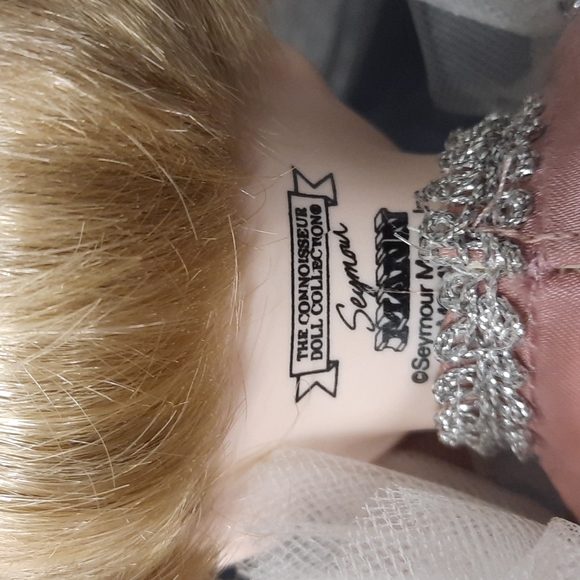 Seymour Mann limited edition porcelain Doll collectors - Picture 11 of 14